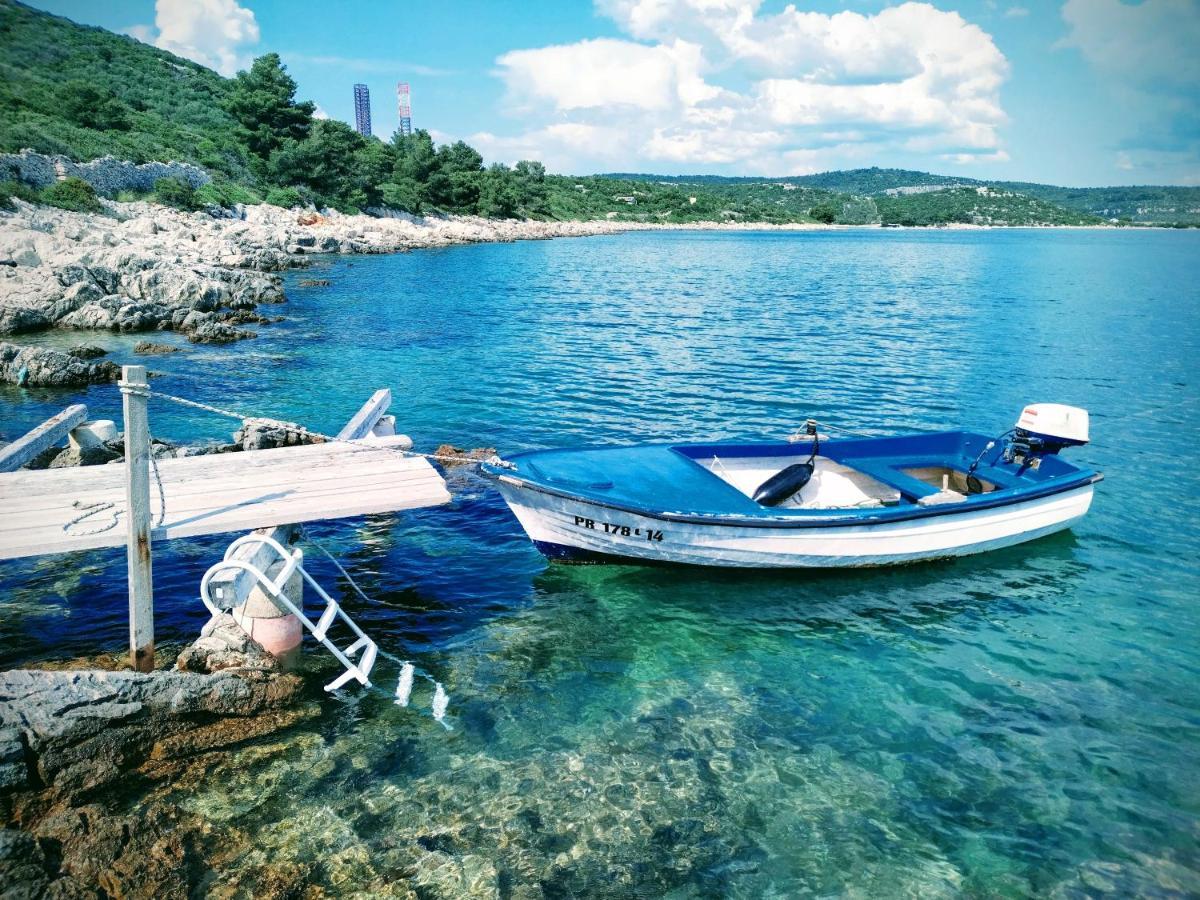 Isolated, 30m To Sea, Viktoria S Horská chata Kali